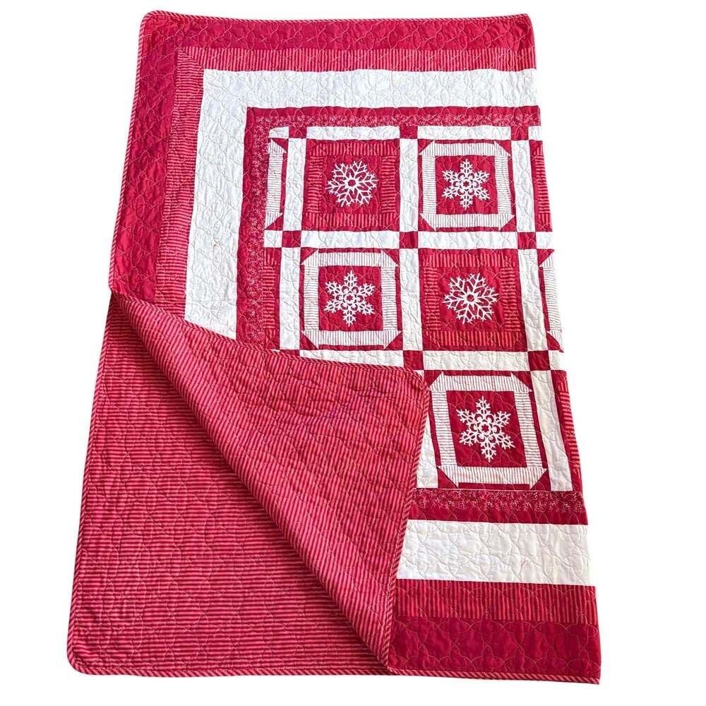 Nantucket Distributing Snowflake Patchwork Quilt Coverlet Red White Christmas
